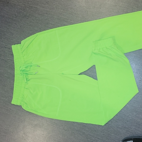 🩷TNA Neon Speed Jogger pants. Xs - Picture 3 of 10